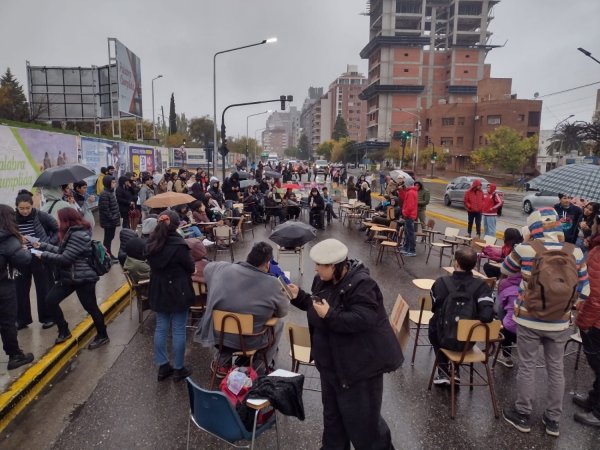 Nueva jornada de clases públicas sobre la Avenida Leloir