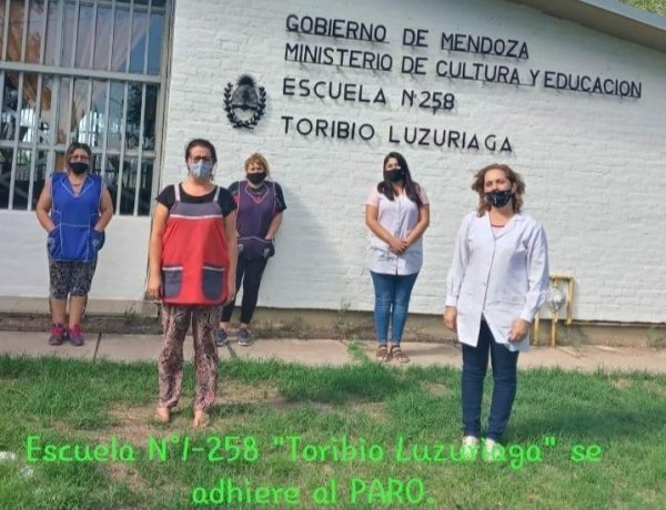 Desde las escuelas de Mendoza dicen: "adherimos al paro"