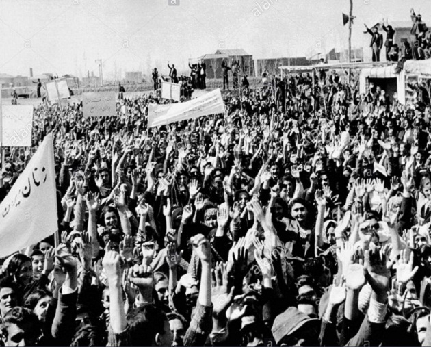 Manifestación en 1952 luego de nacionalizar la AIOC