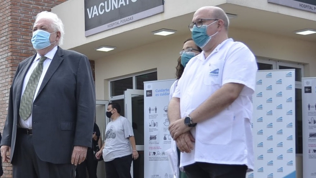 Alberto Maceira, director del Hospital Posadas, junto a Ginés González García, ex ministro de salud de la Nación.