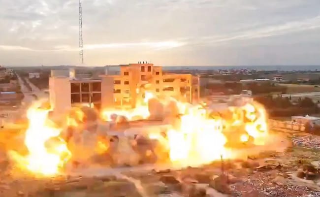 Imagen del 17 de enero de la demolición de la Universidad de Israa en Gaza por parte del Ejercito de Israel