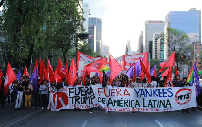 El Movimiento de Trabajadores Socialistas (MTS) de México se moviliza a la embajada de Estados Unidos en México DF en repudio a la opresión imperialista y a Donald Trump, en enero de 2017.