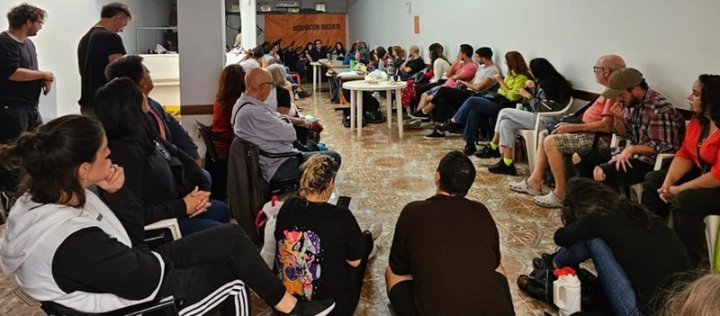 Primera reunión de estatales unidos contra los despidos