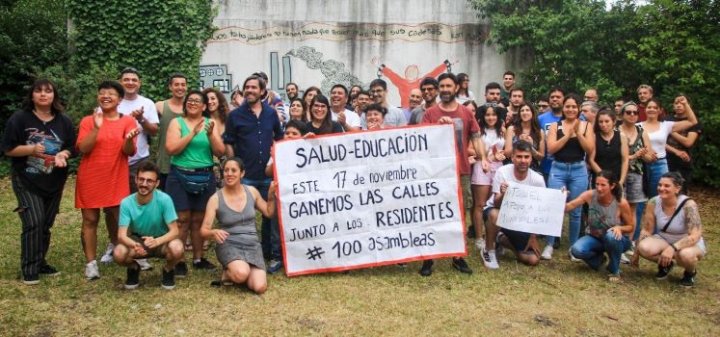 Foto grupal al finalizar la asamblea