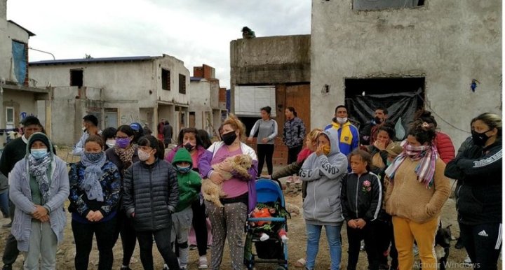 Mujeres y sus hijos en la ocupación pacífica