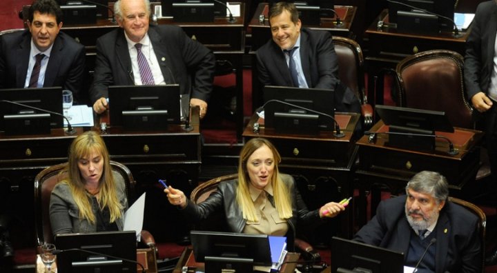 Oscar Parrilli, Mariano Recalde, Juliana Di Tullio, Anabel Fernández Sagasti y José Mayans