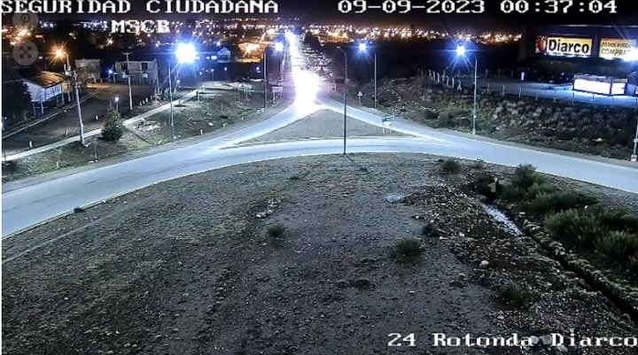 La luz fue registrada por cámaras de seguridad en Bariloche y varios videos del destello se difundieron por redes | Télam