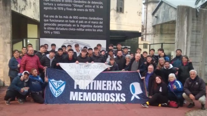 Una muy emotiva jornada organizada por el colectivo Fortinerxs Memoriosxs para aportar reflexión por la memoria a la formación de los juveniles del club.