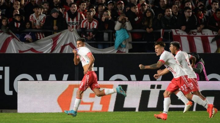 Argentinos festejó en los penales y ya está entre los 4 mejores de la copa. Foto: Fotobaires.