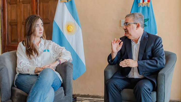 Foto: Raúl Jalil con la vicepresidenta Victoria Villarruel.