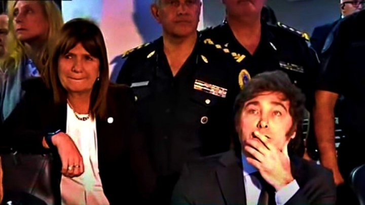 Patricia Bullrich, Javier Milei, Karina Milei y la plana mayor de la Policía Federal