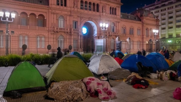 Foto: acampe el Plaza de Mayo.