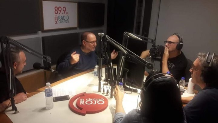 Alfredo Rosso en los estudios de Radio Con Vos entrevistado por El Círculo Rojo.