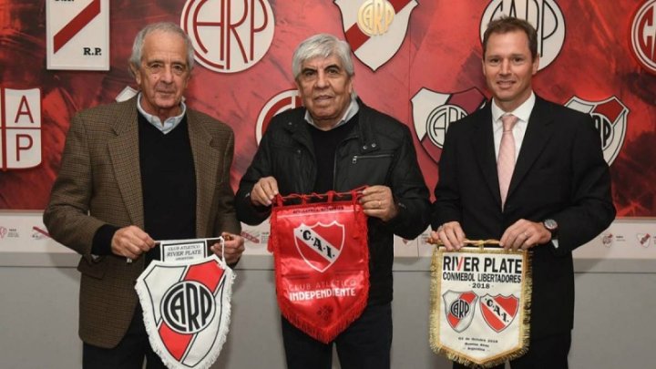 Rodolfo D´onofrio y Jorge Brito de River junto a Hugo Moyano de Independiente. Foto: Prensa River Plate.