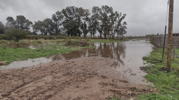 Inundaciones en el Barrio Ferrum de Villa Rosa, Pilar.