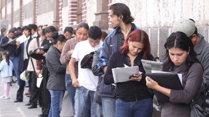 La desocupación afecta a 1,7 millones de personas en el segundo trimestre.