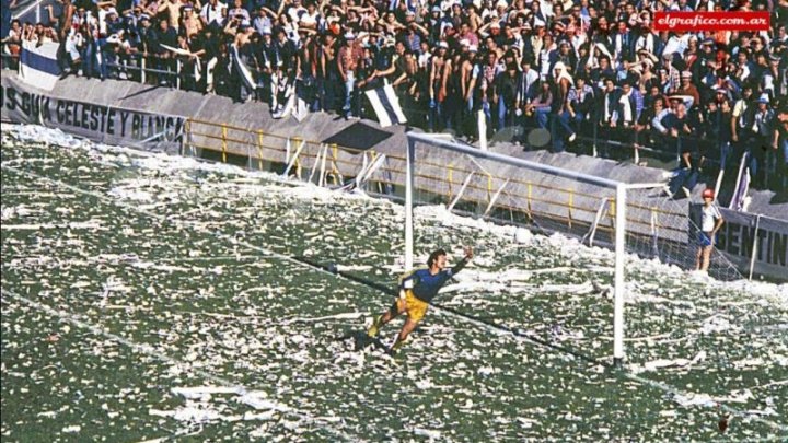 Así describía El Gráfico al gol del campeonato: "Gáspari sacó el zurdazo. Cuando Ferrero intenta reaccionar, es tarde. El taponazo sacude la red, consagra un triunfador y define un campeonato."