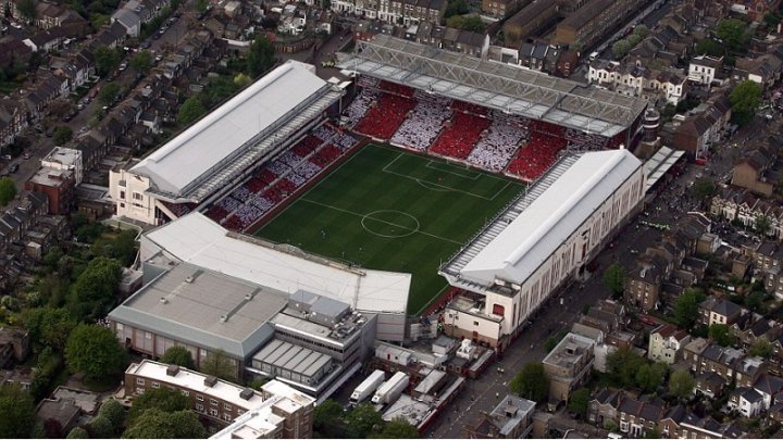 Estadio Highsbury Park del Arsenal en los años ´80.