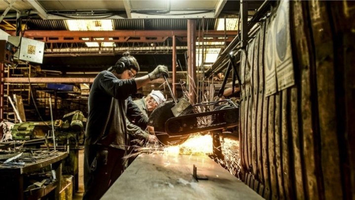 La industria se contrajo 3,9 % interanual en julio y la construcción 5,8 %. Foto: Télam.