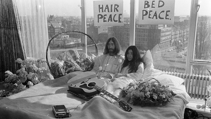 John Lennon y Yoko Ono en Amsterdam. Foto: Eric Koch