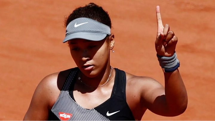 Naomi Osaka le dice NO a Roland Garrós por imponerle presencia en conferencias de prensa.