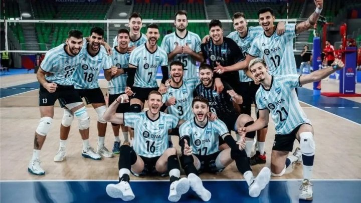 El festejo del triunfo del seleccionado argentino frente de su par de Turquía. La posterior victoria de Eslovenia ante Cuba le dio la clasificación para los Juegos al equipo nacional.