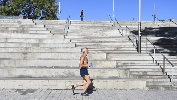 Foto: Sofocante calor en la ciudad de Buenos Aires | Vaca Leo - Télam