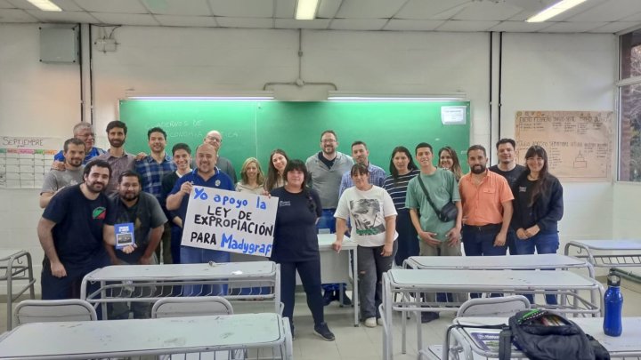 Trabajadores de Madygraf bajo gestión obrera junto a economistas y estudiantes en las JEC 2024.