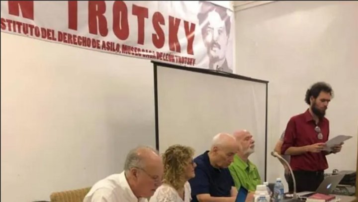 Archivo: Frank García Hernández de la organización Comunistas de Cuba, durante un foro sobre León Trotsky en La Habana en 2019.