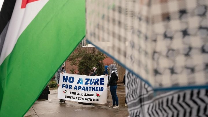 Acción frente al edificio de Microsoft exigiendo el fin de los contratos de la plataforma Azure con Israel. Foto @davidmryder