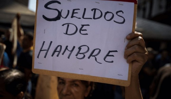 Trabajadores contra los sueldos de hambre. Foto referencial