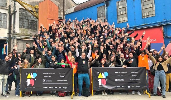 El clásico saludo de la Media Party que se realiza todos los años en en Centro Cultural Konex