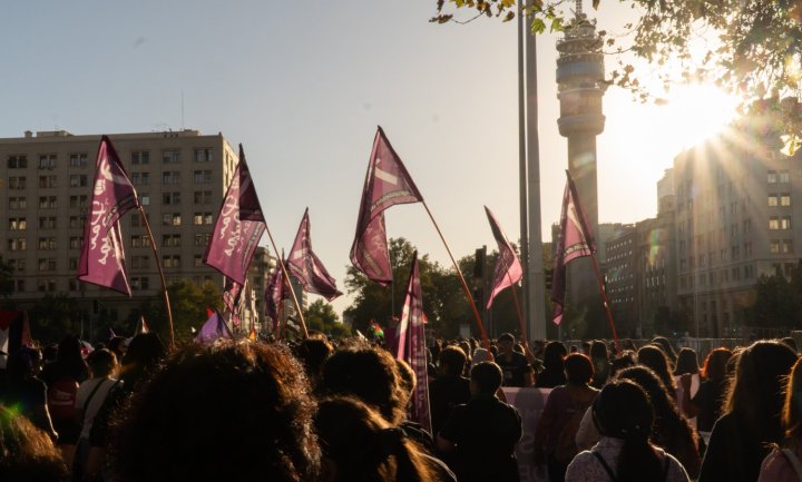 El bloque llega al frente de La Moneda 