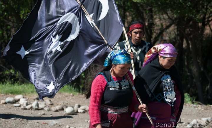 Lunes 22. Momento de la despedida del cuerpo de Elías Garay | Foto Denali DeGraf