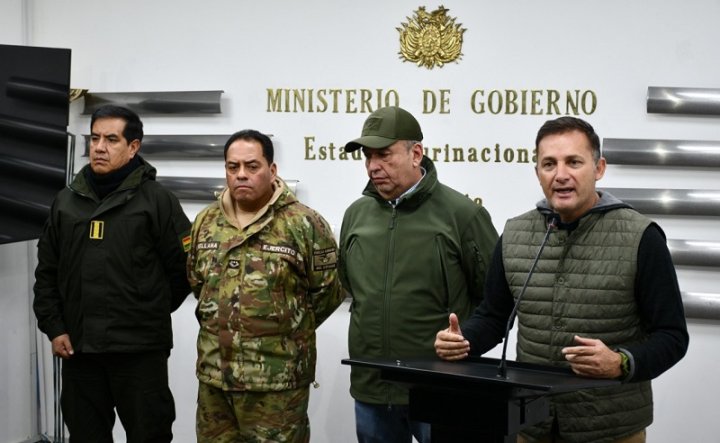 Foto: Conferencia de Prensa del ministro de Gobierno, Arturo Murillo, y, del ministro de Defensa, Fernando López (twitter Arturo Murillo)