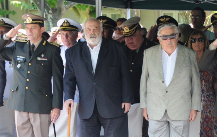 Foto: Guido Manini Ríos, Eleuterio Fernández Huidobro y José Mujica.