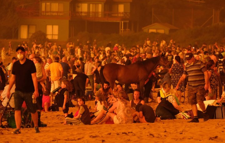 Evacuados en Malua Bay