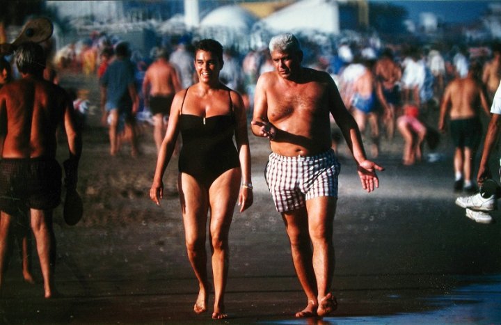 Una de las fotos que Cabezas le sacó a Yabrán en Pinamar en el verano de 1996