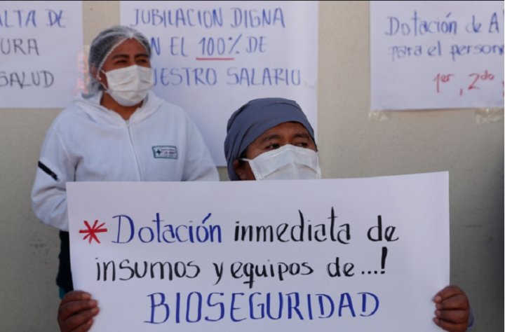 Foto: trabajadores de Salud exigiendo condiciones de bioseguridad (Archivo: junio de 2020, Hospital del Norte, La Paz)