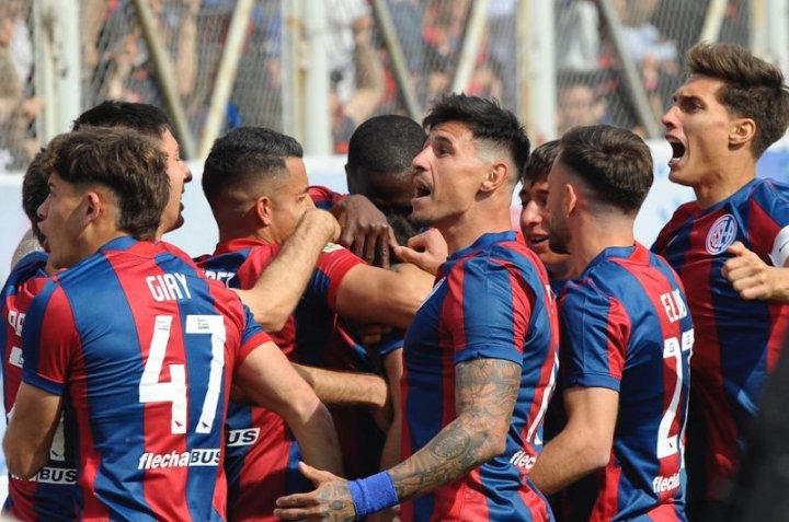 Los jugadores del Ciclón, festejando el gol | Imagen: San Lorenzo oficial.