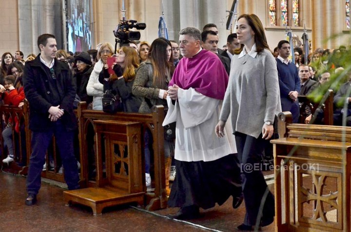 Eduardo Lorenzo con María Eugenia Vidal en la Catedral de La Plata | Foto El Teclado