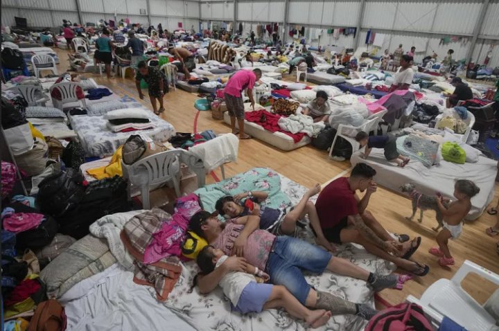 Refugio improvisado. AP Photo/Carlos Macedo