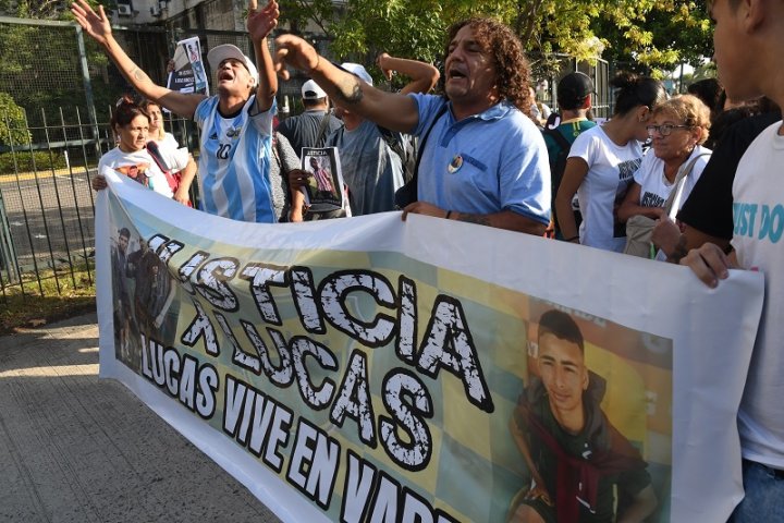 Manifestación frente a Comodoro Py | Foto Daniel Davobe- Télam