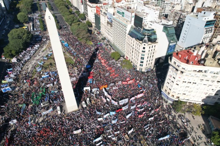 Viernes 11. Concentración en el Obelisco en repudio al crimen de Facundo Molares | Foto Enfoque Rojo