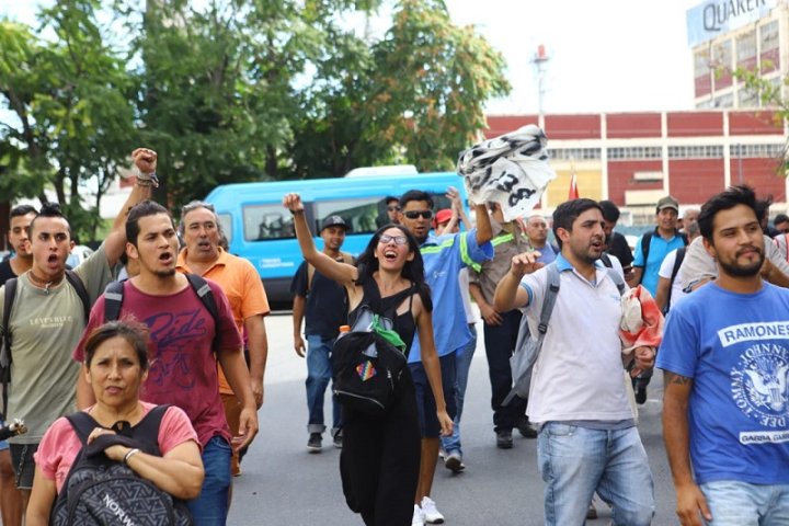 En el útlimo corte de vías en la pelea por sus reclamos