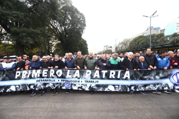 Marcha de la CGT. Enfoque Rojo