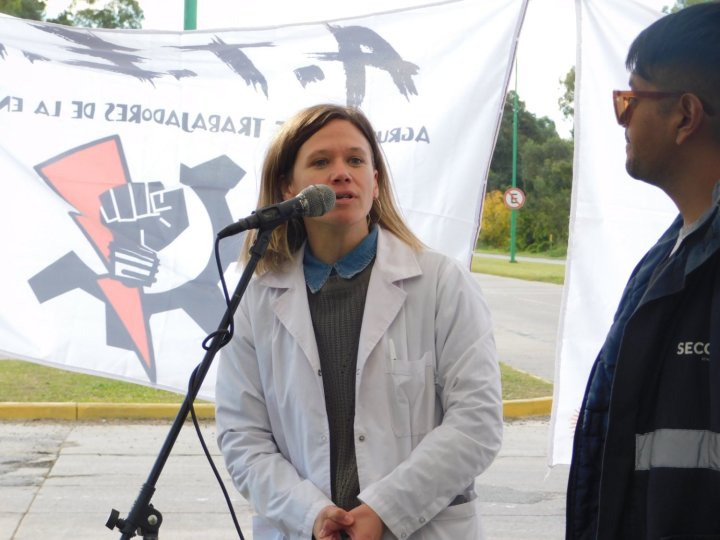 Laura Cano, diputada provincial del PTS/FIT en apoyo a los trabajadores de energía de la empresa Secco