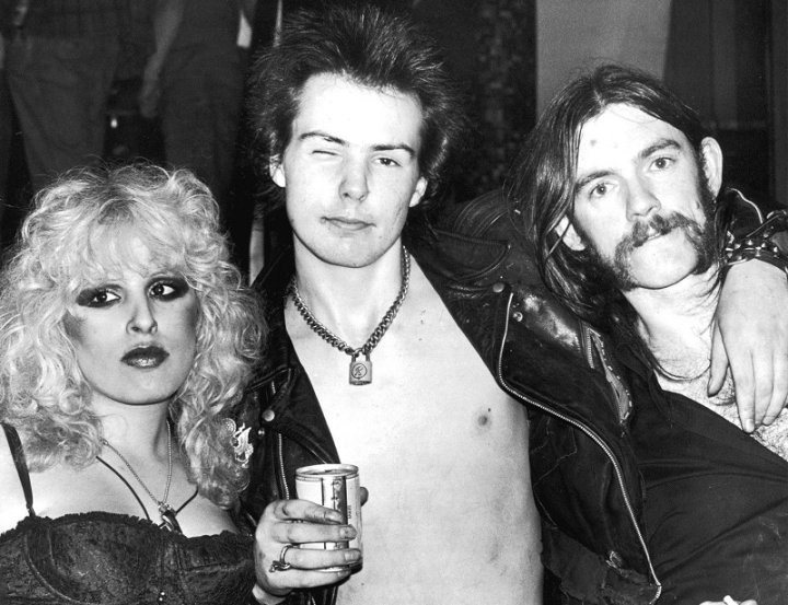 Lemmy intentó darle lecciones de bajo a Sid Vicious y terminó dictaminando que Sid era incapaz de tocar el bajo.