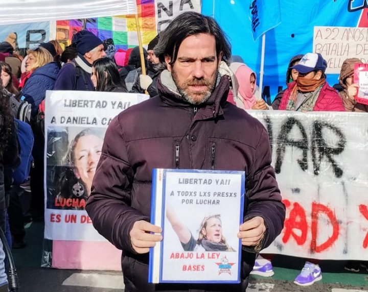 El diputado del PTS-FITU Nicolás del Caño exigen la libertad de la y los detenidos | Foto Enfoque Rojo